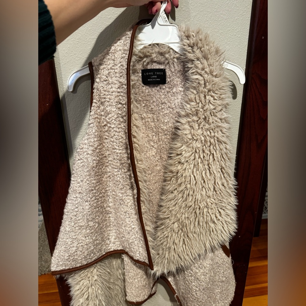 LOVE TREE Cream Open Front Sherpa Waterfall Large